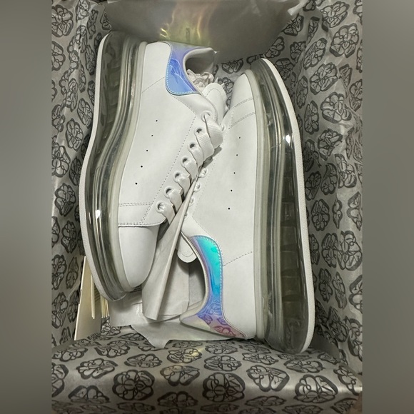 Alexander McQueen, Larry sneaker
multi/white 
42.5E
New - Picture 3 of 5